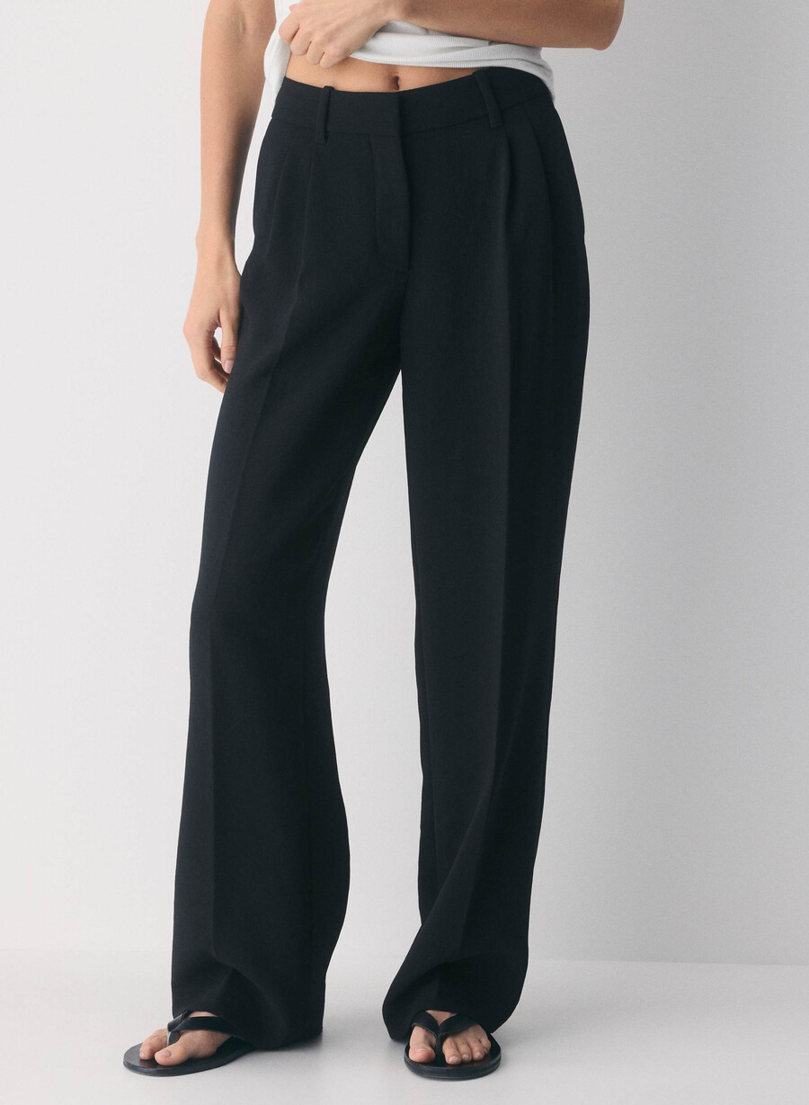 the effortless pant lo-rise - crepette svart