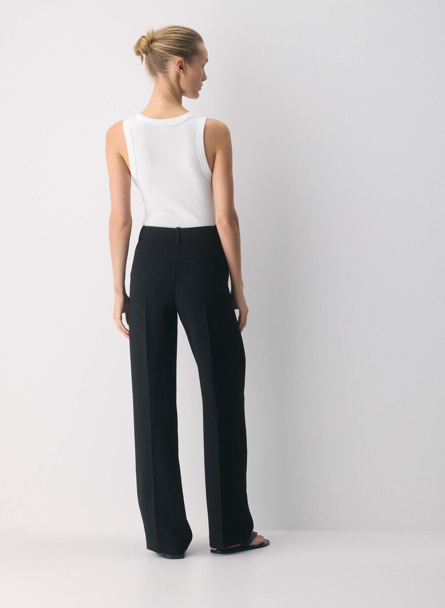 the effortless pant lo-rise - crepette svart