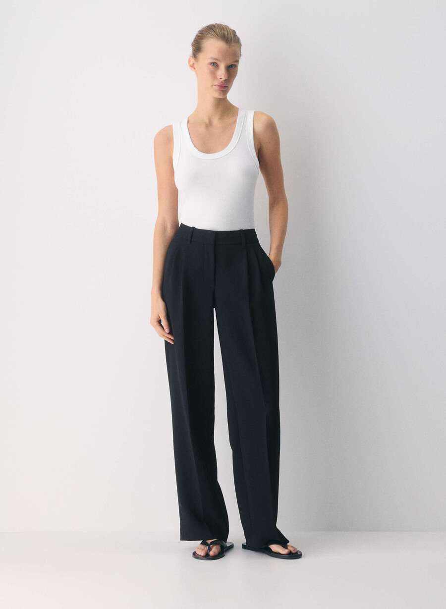 the effortless pant lo-rise - crepette svart