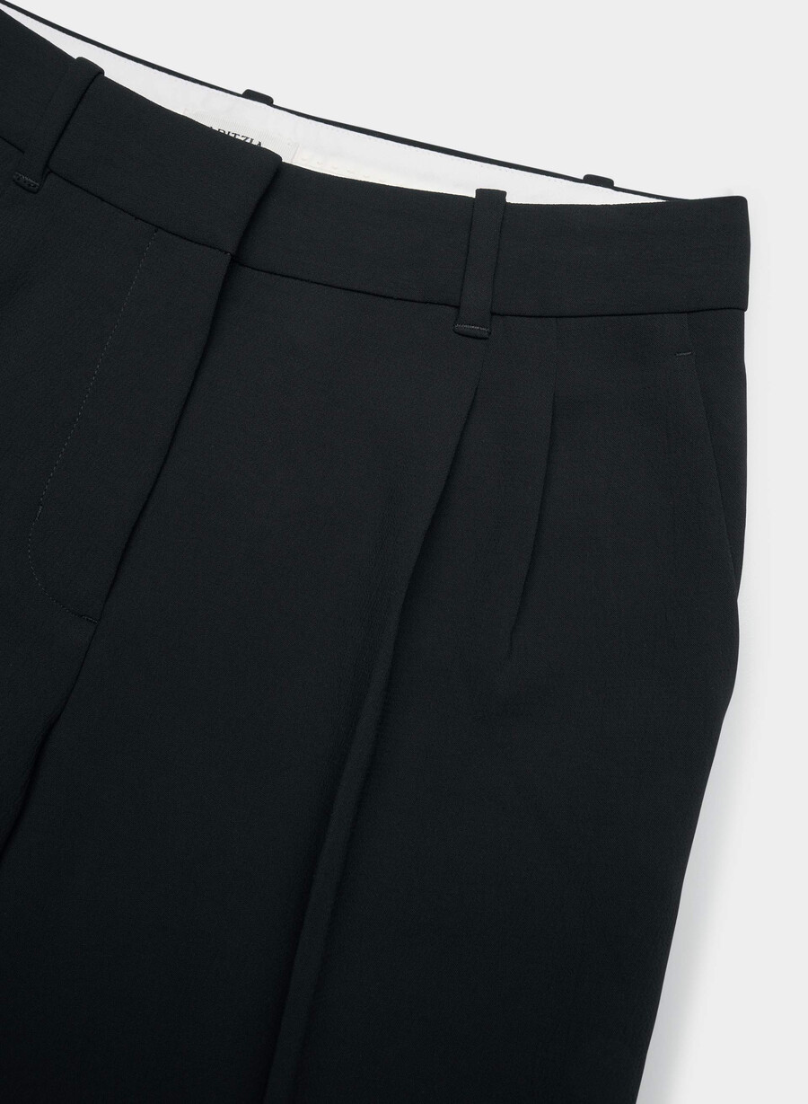 the effortless pant lo-rise - crepette svart
