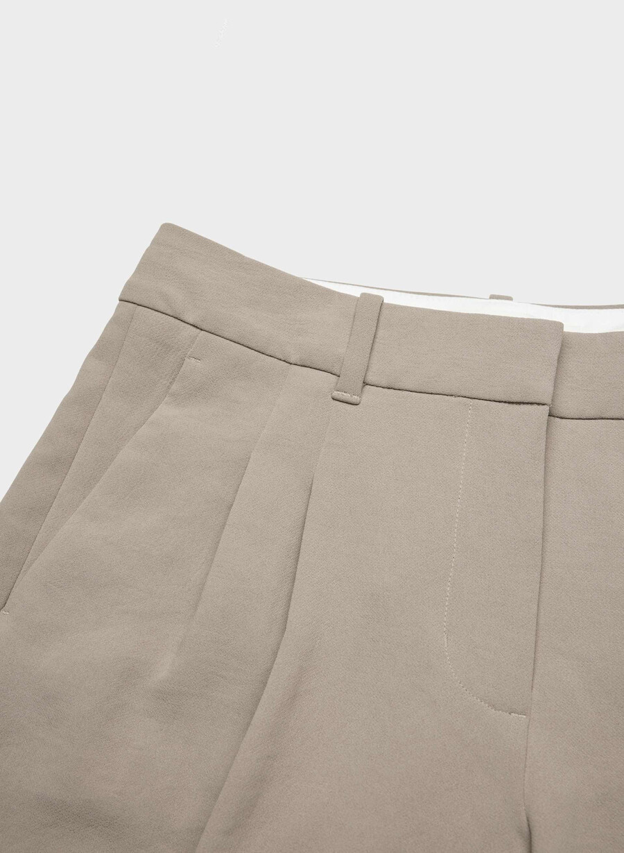 the effortless pant lo-rise – crepette nomad taupe