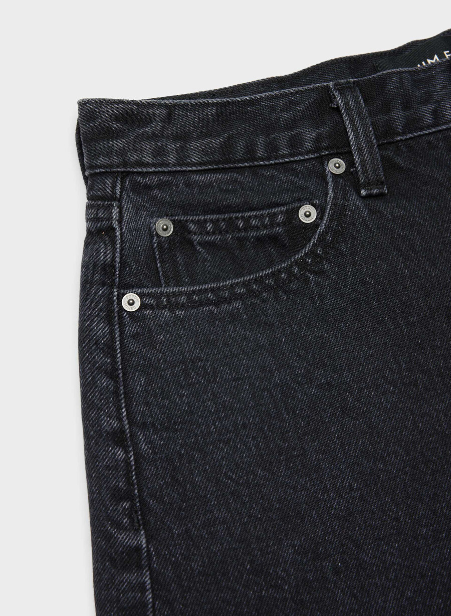 denim forum ekskjæresten høy rise denim shorts svart eyeliner