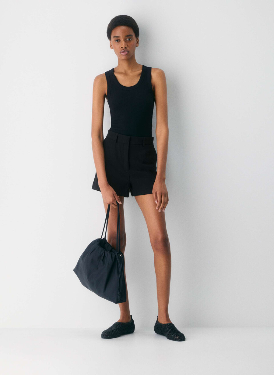 agency mini short svart