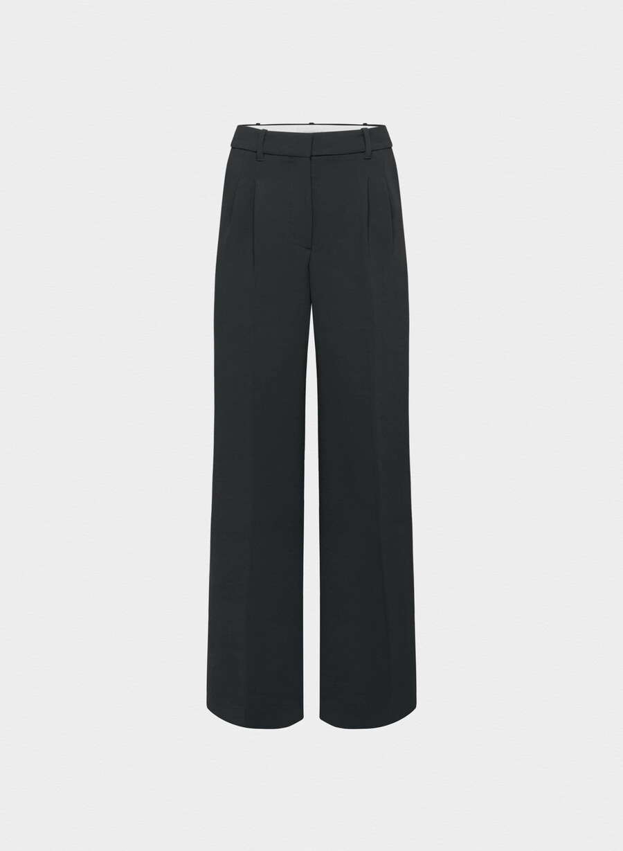 the effortless pant wider – crepette svart