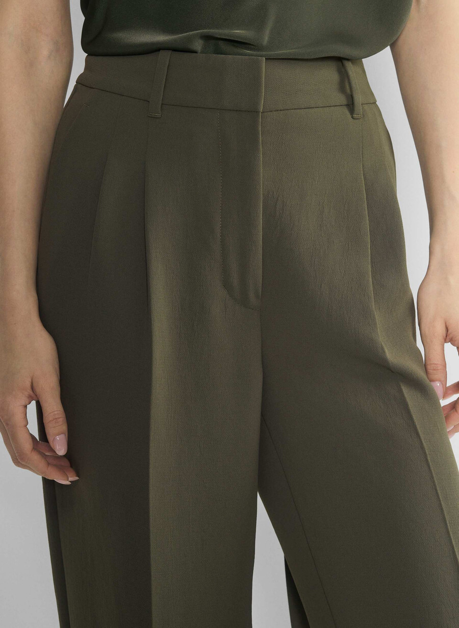 the effortless pant wider – crepette mØrk oliven