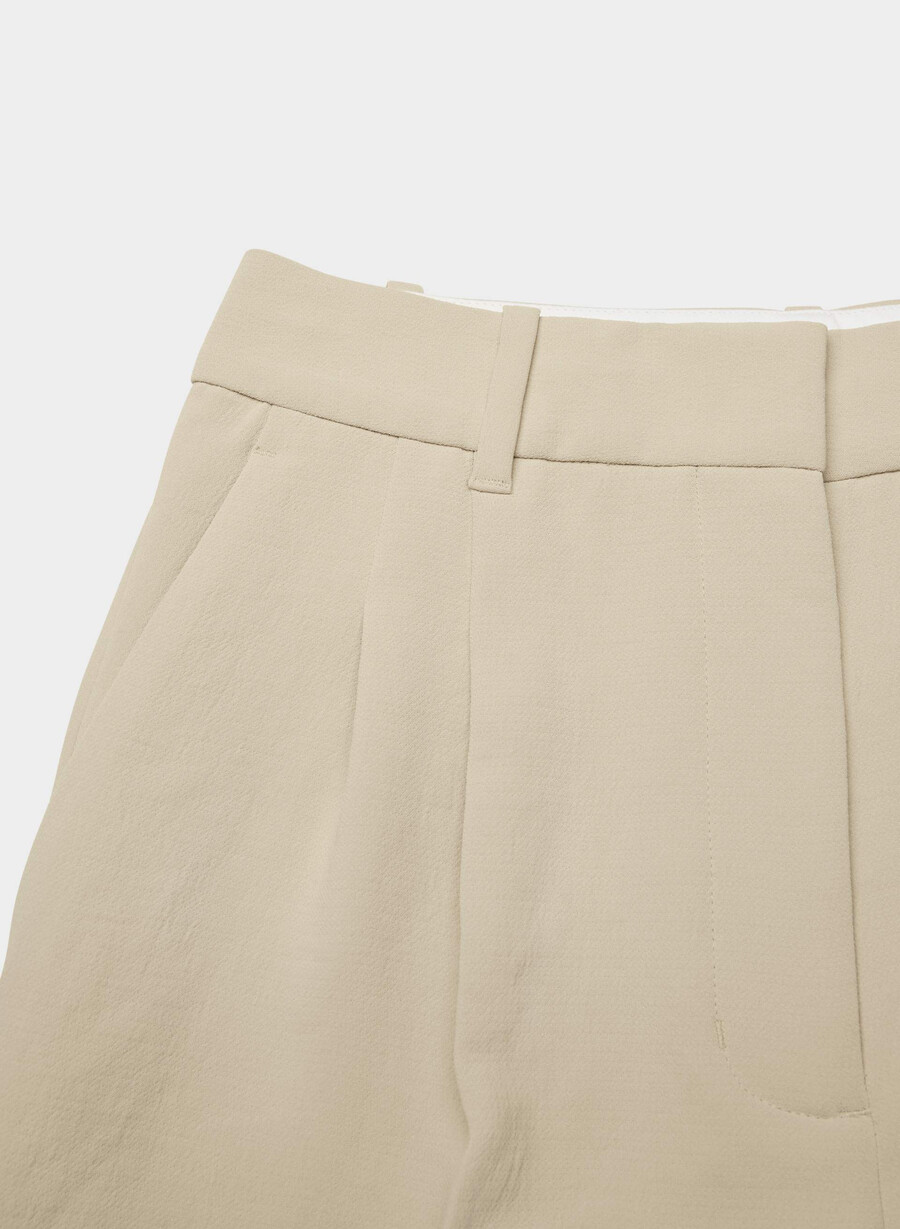 the effortless pant wider – crepette marcona beige