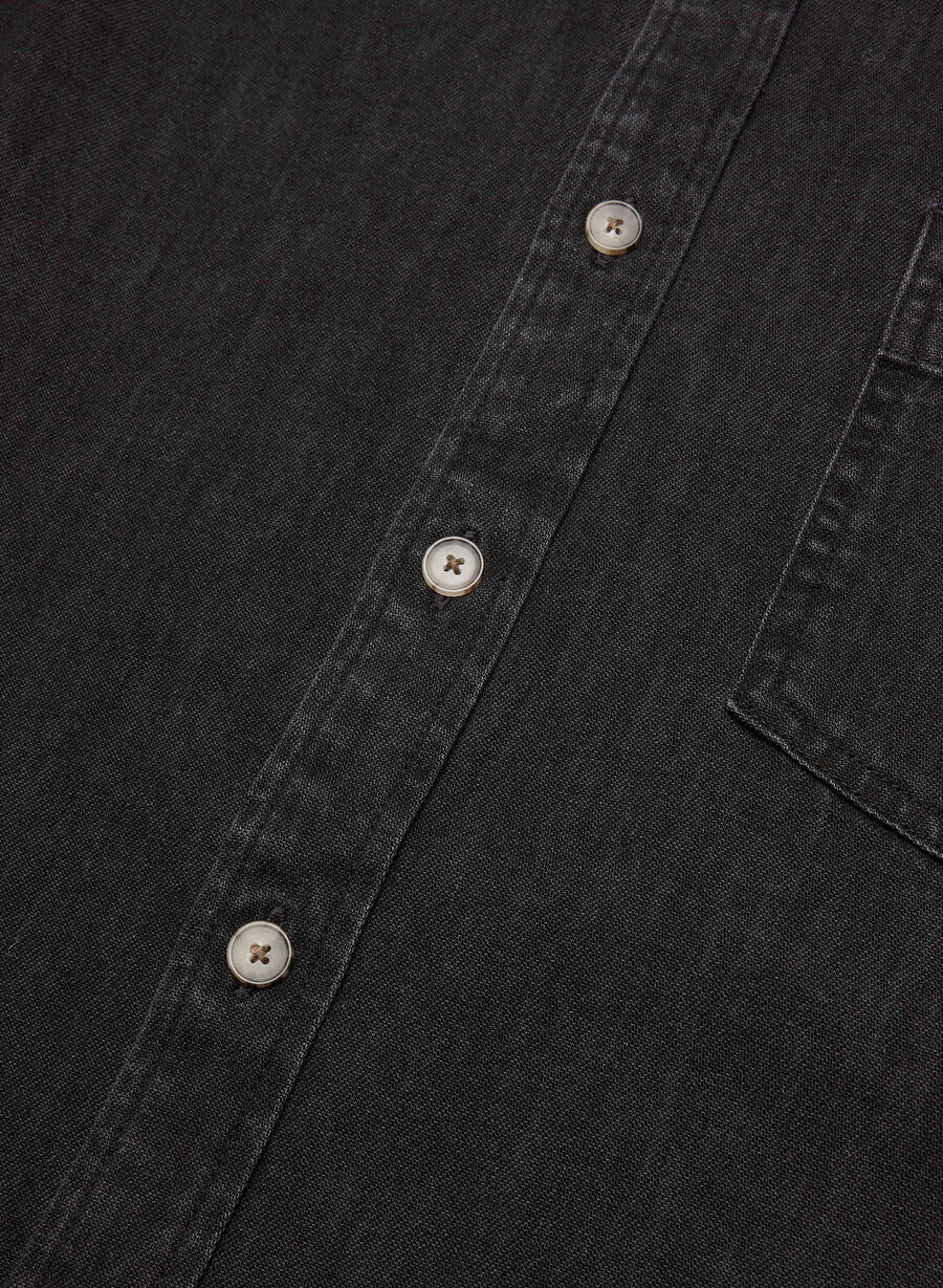 denim forum komfortabel denimskjorte fra 80-tallet svart eyeliner