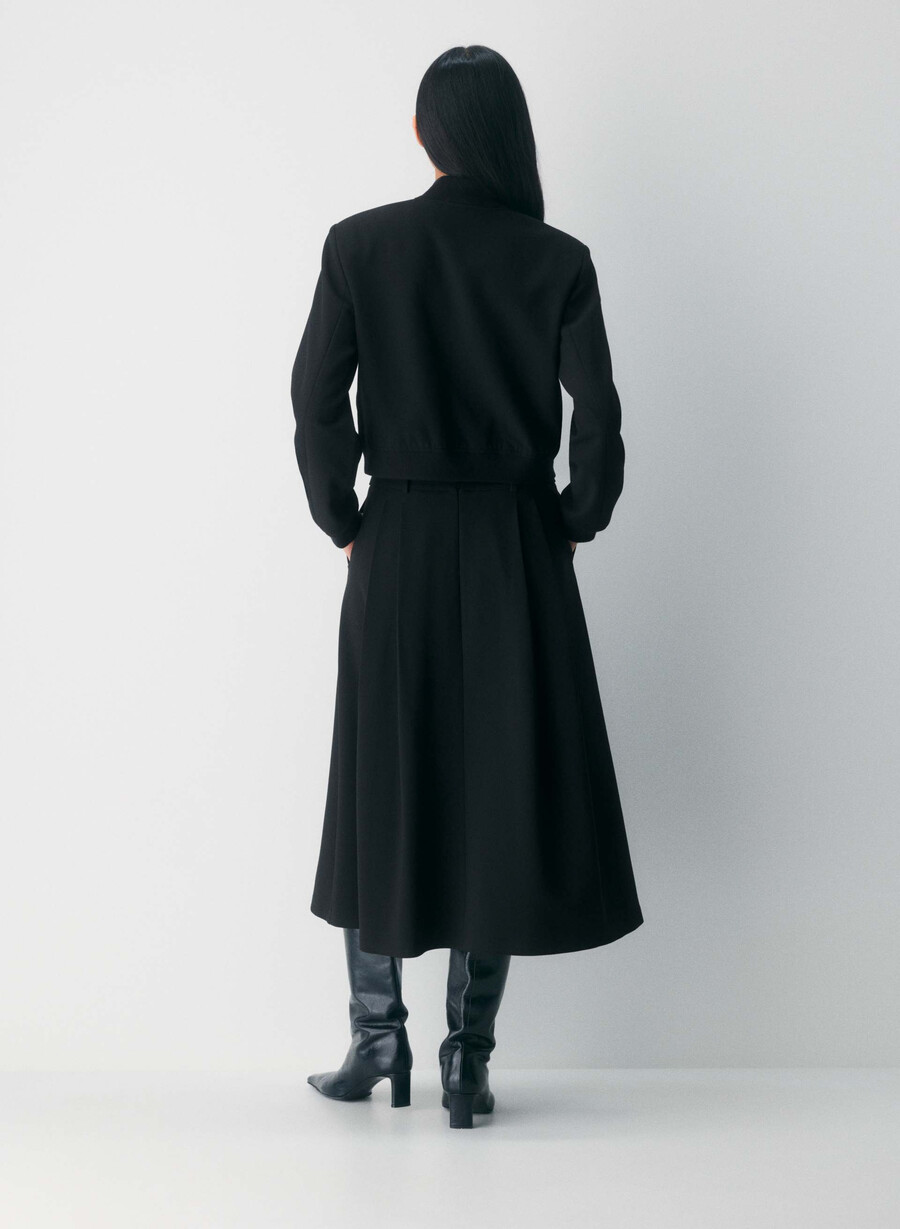 succession bomber - reessential black