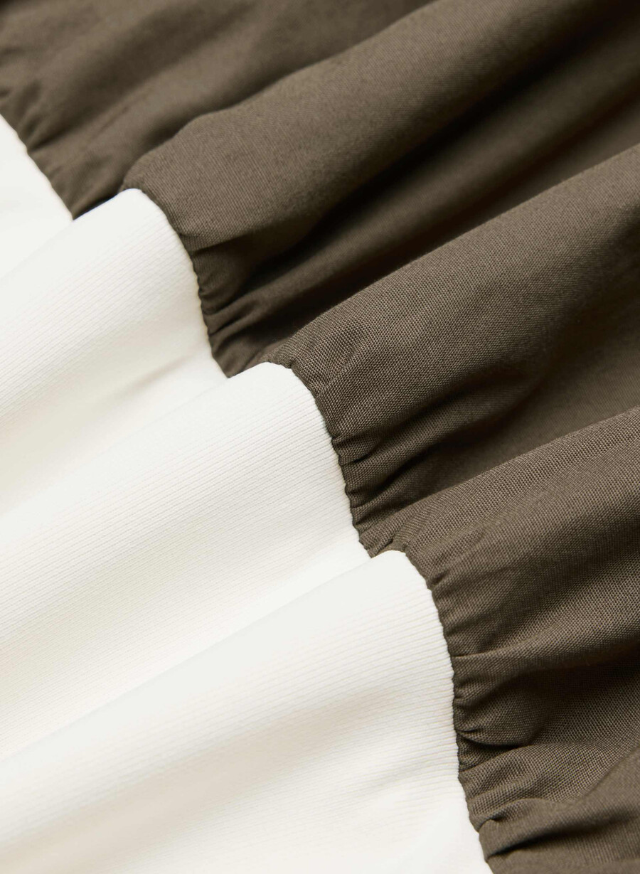 kjole i myk poplin i cola taupe lt birch