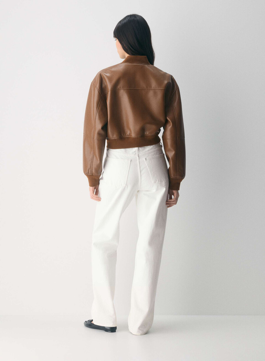 synergy bomber - unreal leather sjokoladebrun