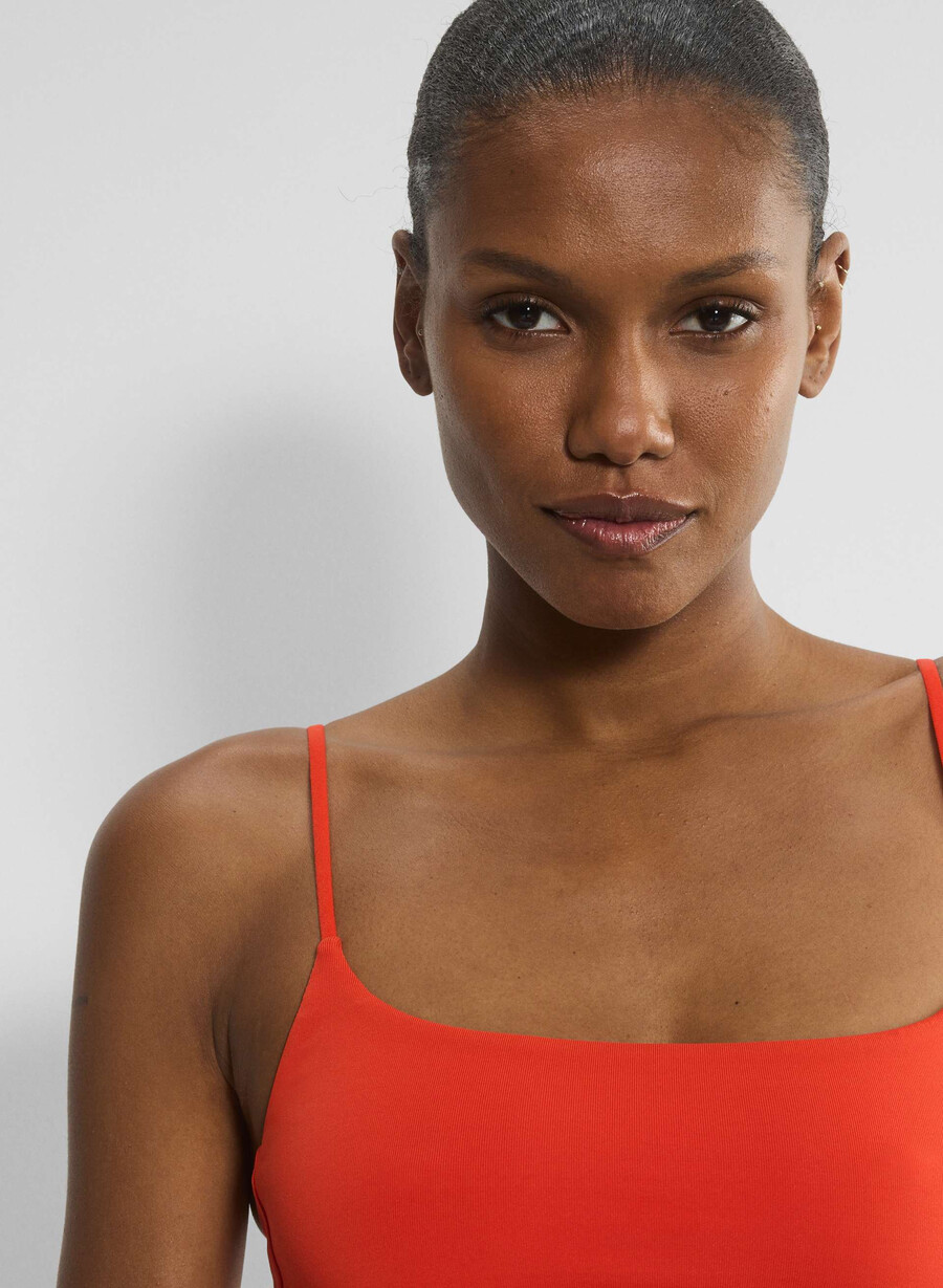 original contour squareneck cami hip tanktop svart