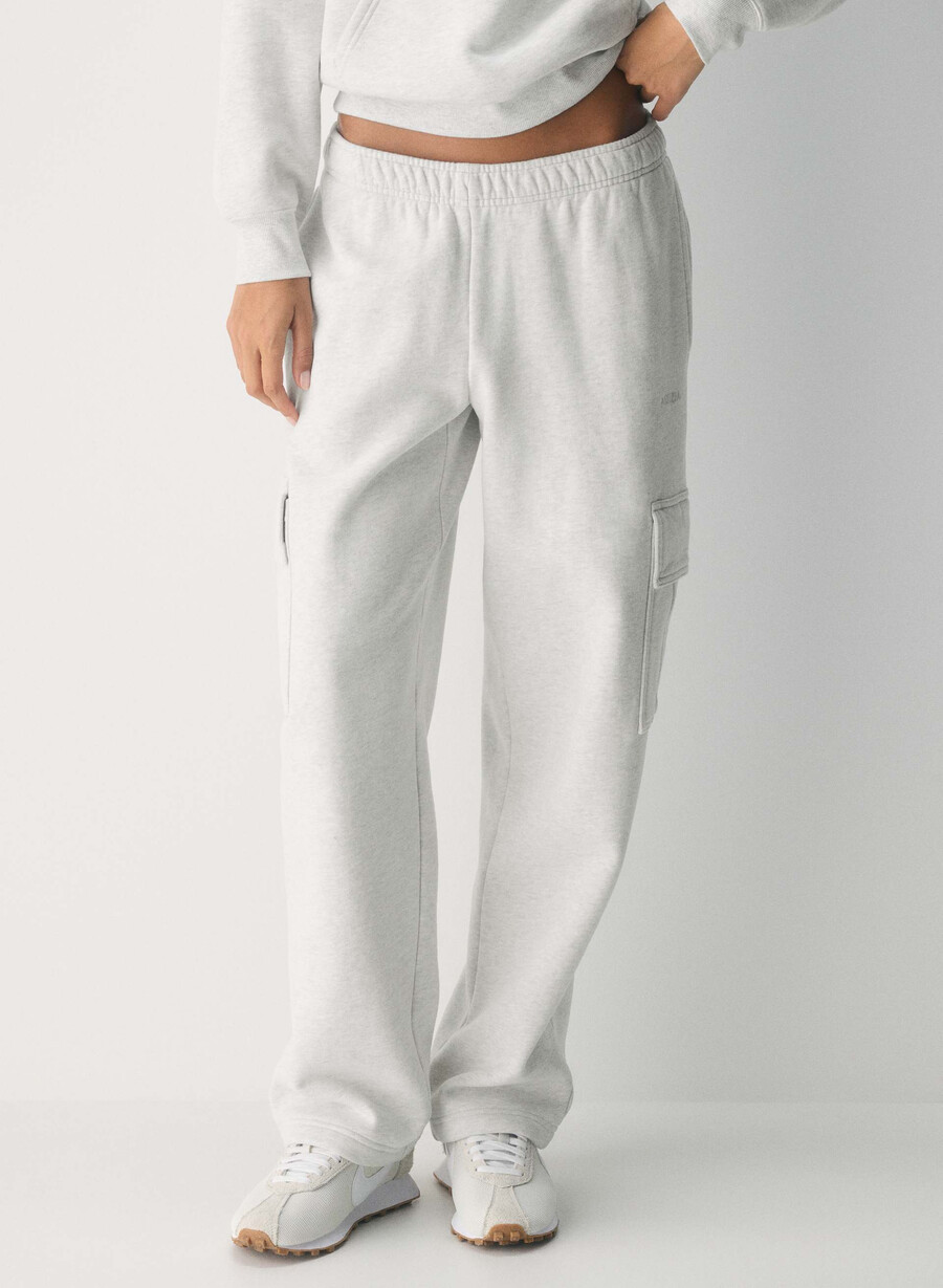 cozy sweatfleece mega cargo joggebukse i hvitt med lyng