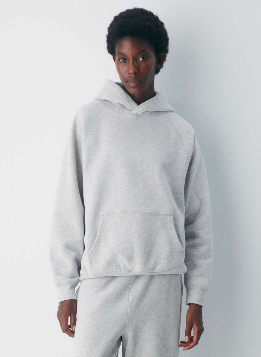 koselig hettegenser i fleece mega raglan i melange krom
