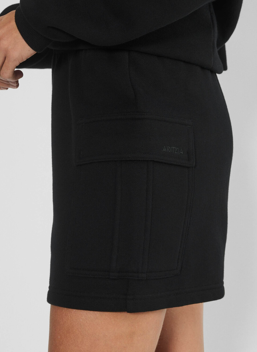 koselig svettefleece mega cargo mid-thigh short svart