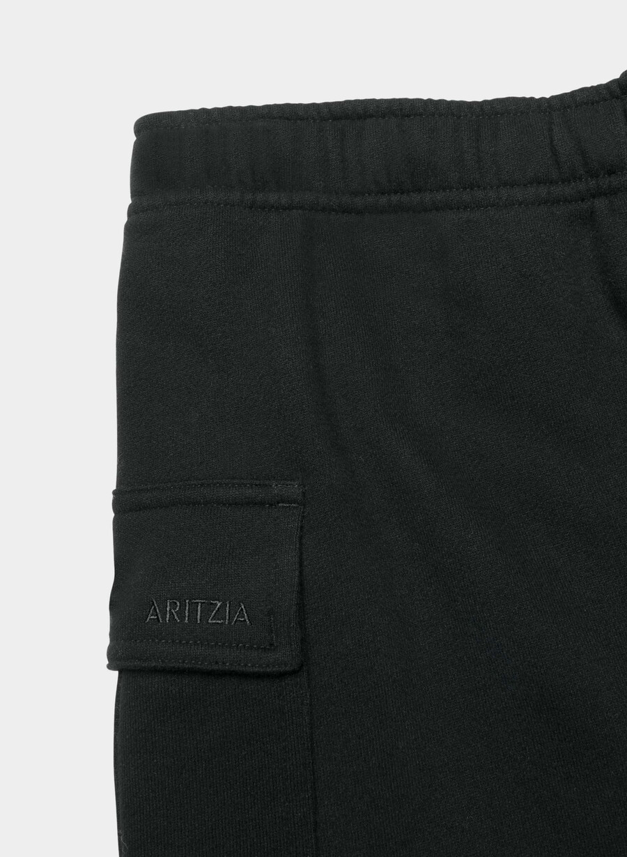 koselig svettefleece mega cargo mid-thigh short svart