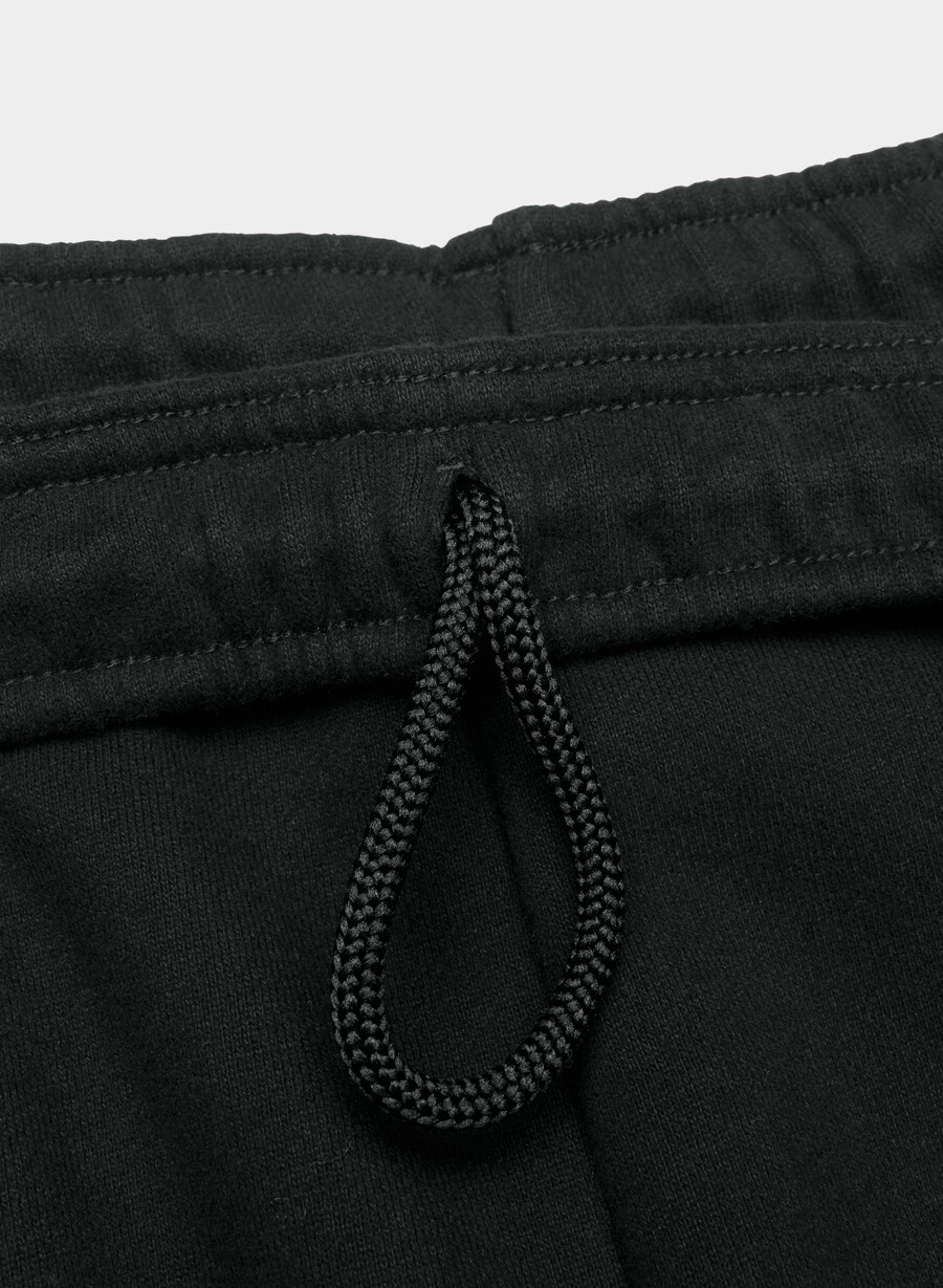 koselig svettefleece mega cargo mid-thigh short svart