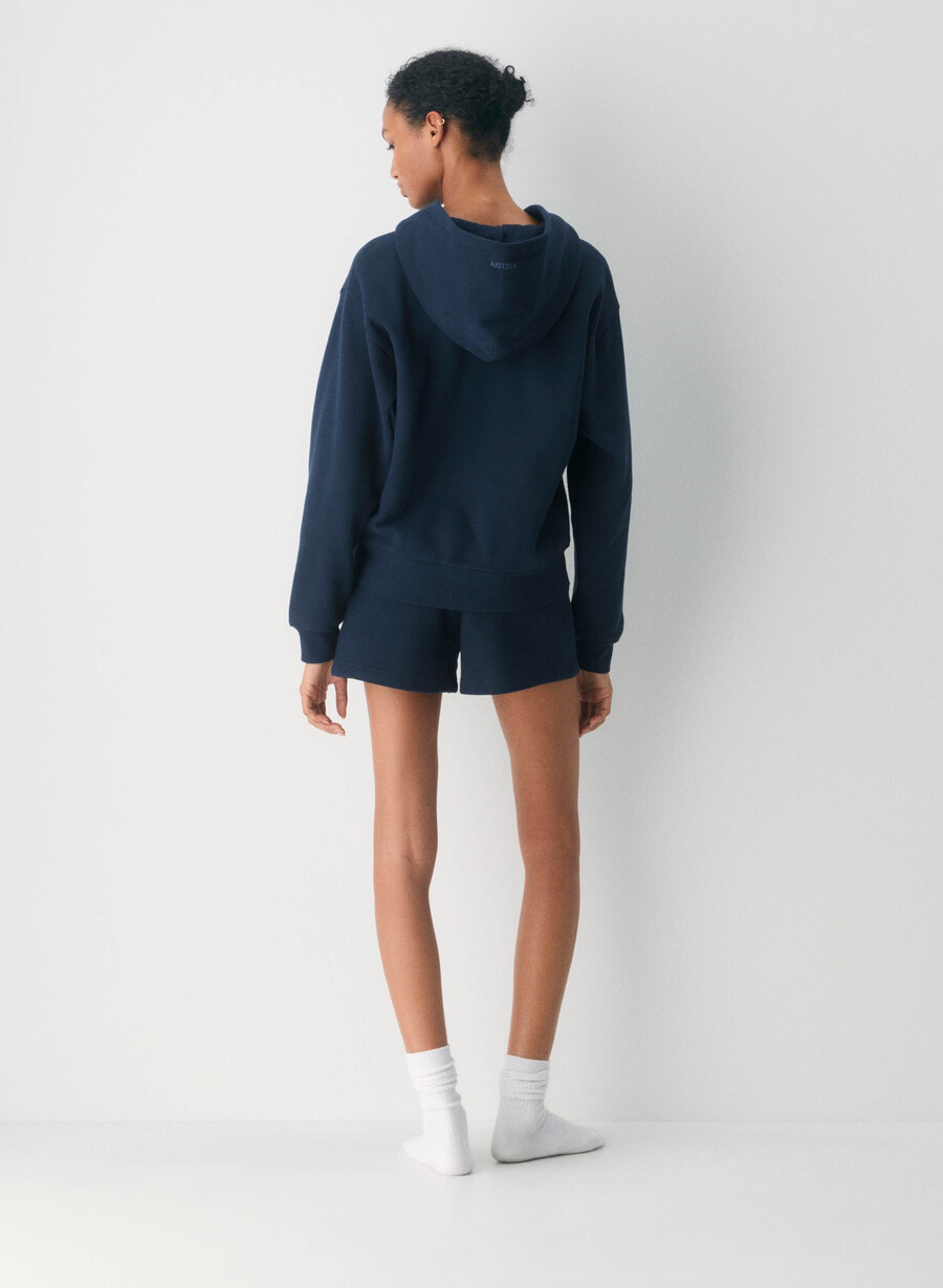 koselig svettefleece perfekt høyttaljet minishorts admiral