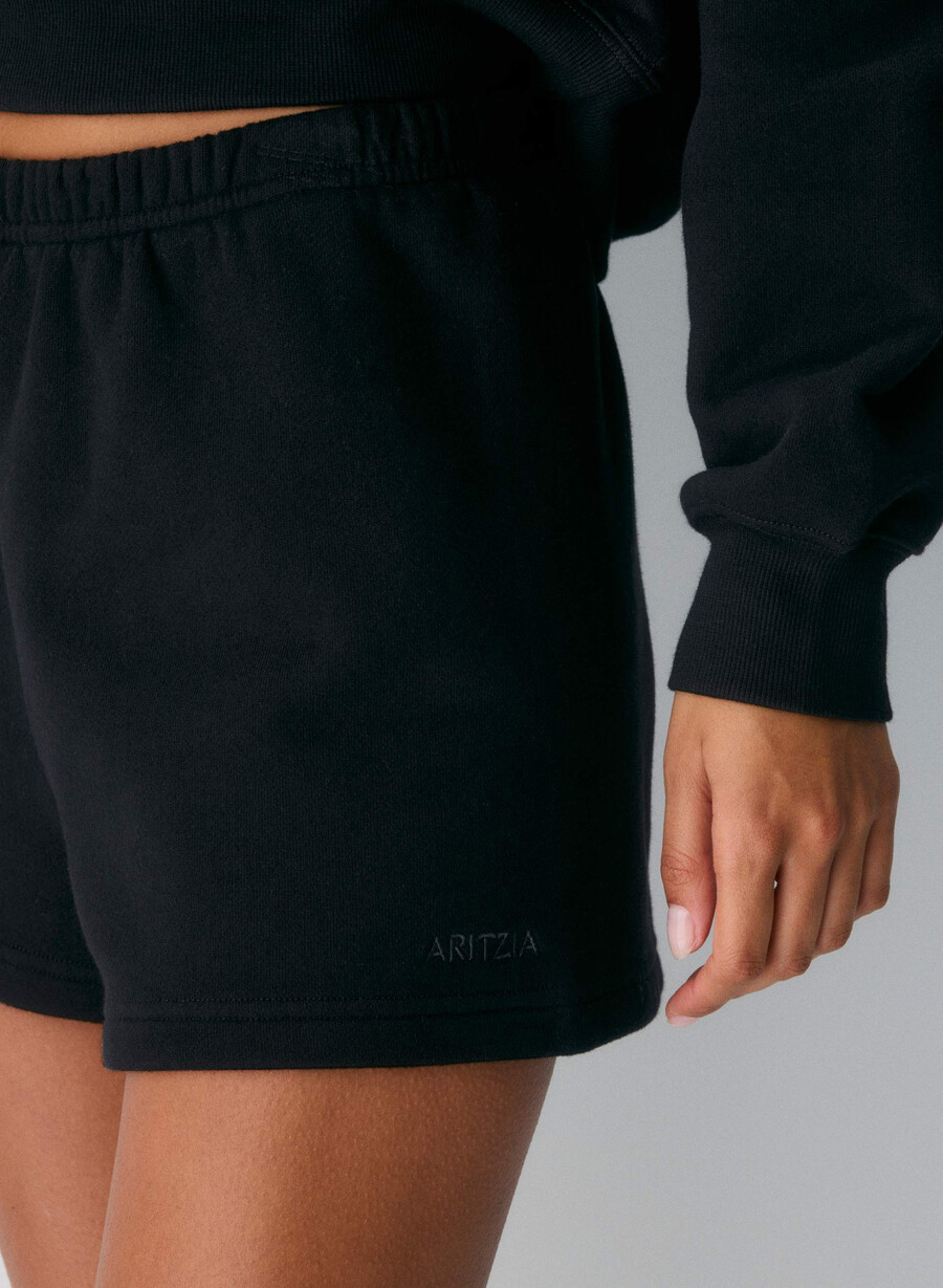 koselig svettefleece perfekt høyttaljet minishorts svart
