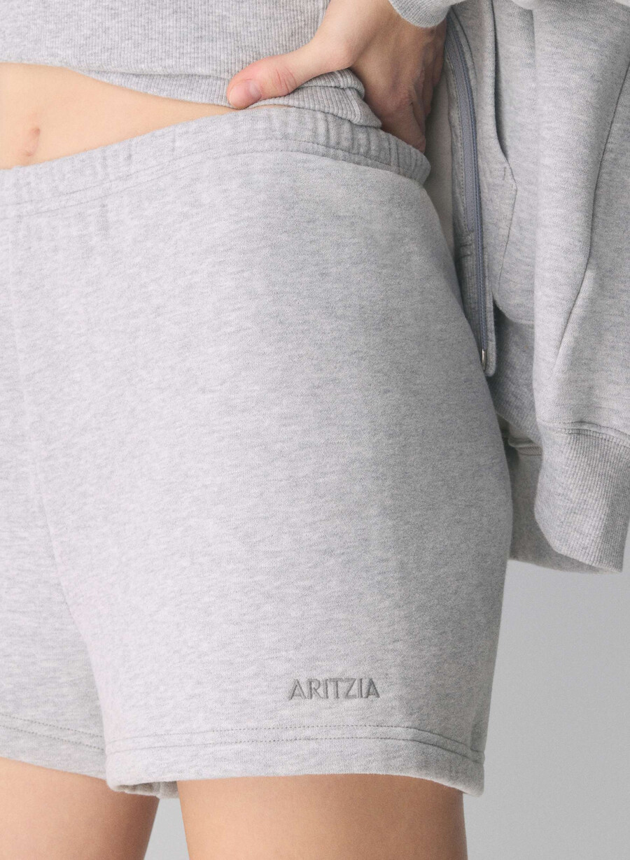 koselig svettefleece perfekt høyttaljet minishorts i melange med krom