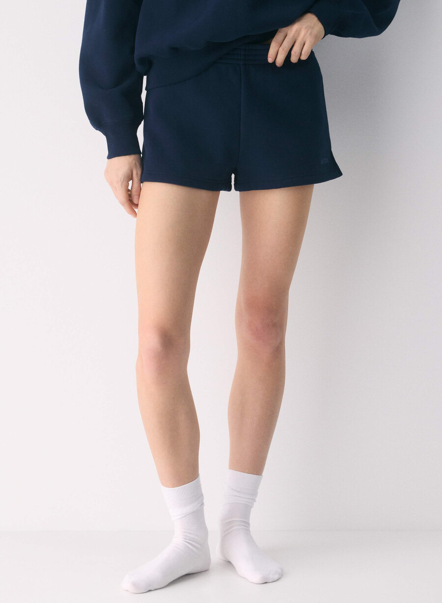 koselig svettefleece perfekt mikroshorts admiral