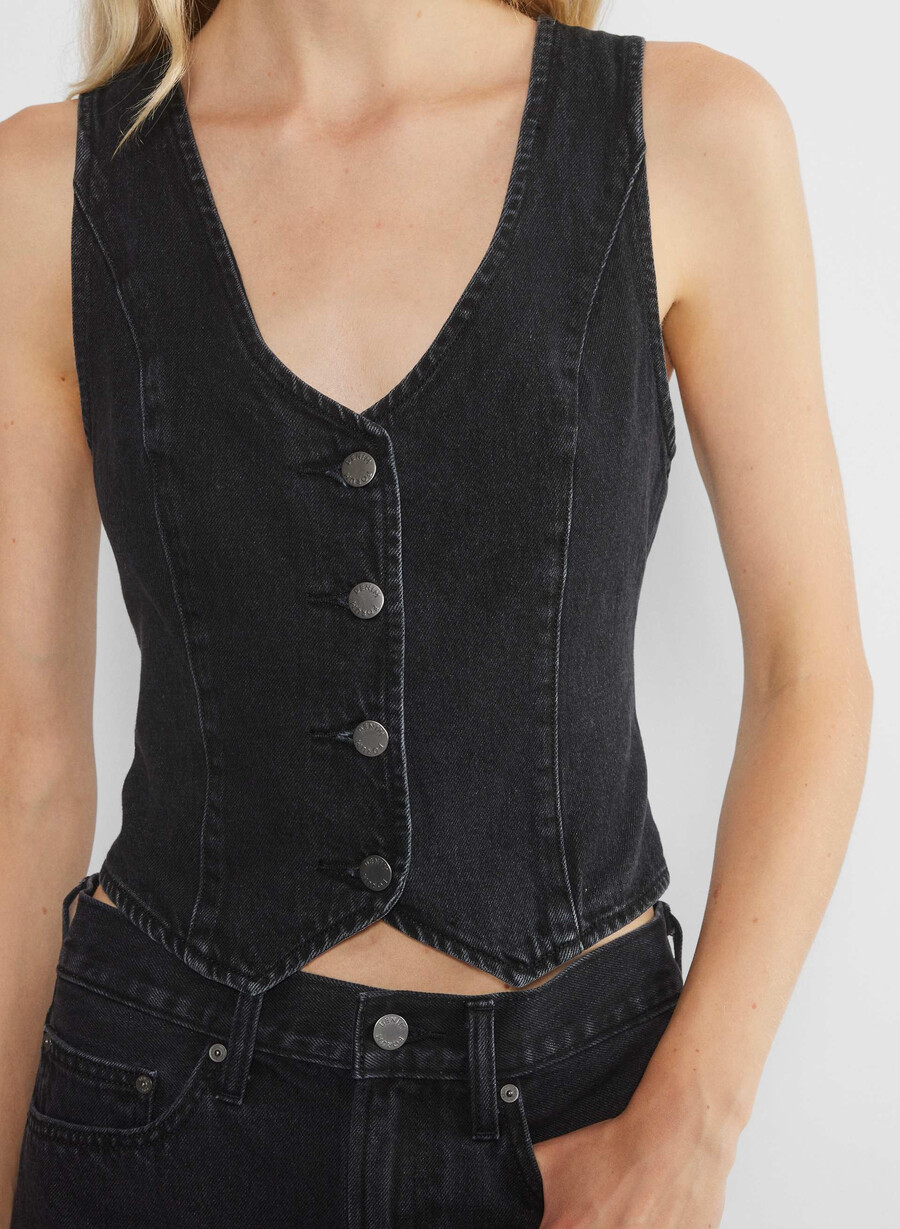 denim forum mia-denimvest fra 90-tallet svart eyeliner