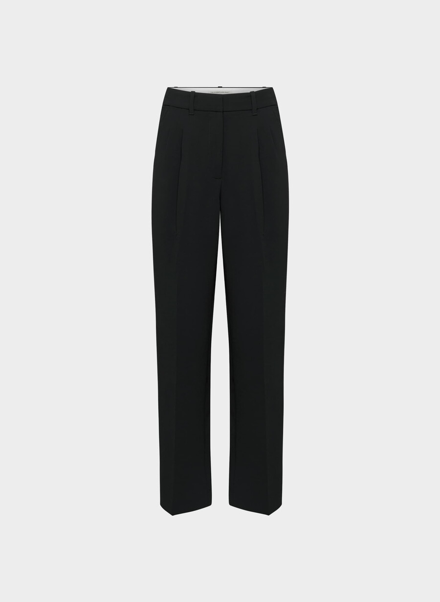 the effortless pant curve-fit – crepette svart