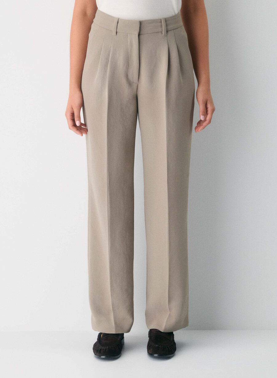 the effortless pant curve-fit – crepette nomad taupe
