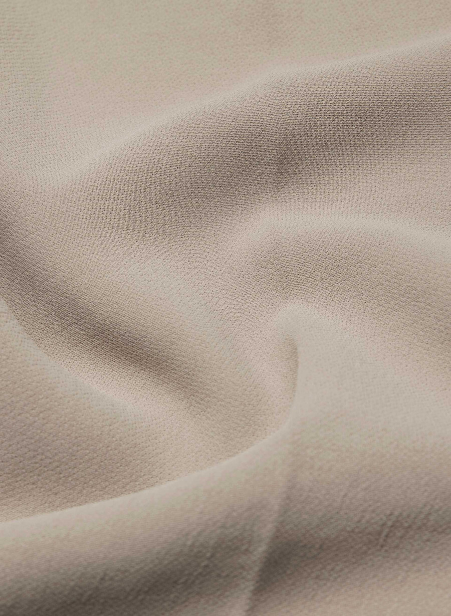 the effortless pant curve-fit – crepette nomad taupe