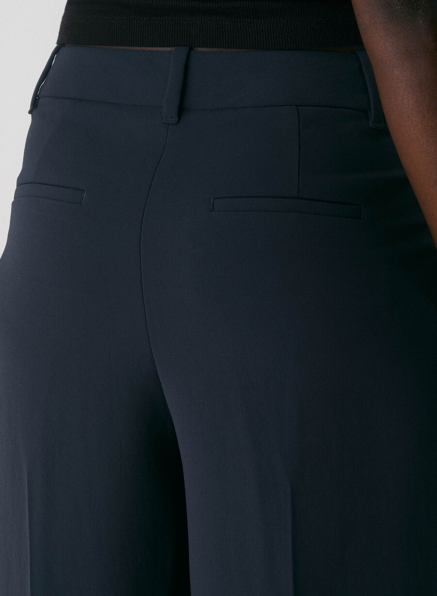 the effortless pant curve-fit – crepette mØrk nattsblÅ