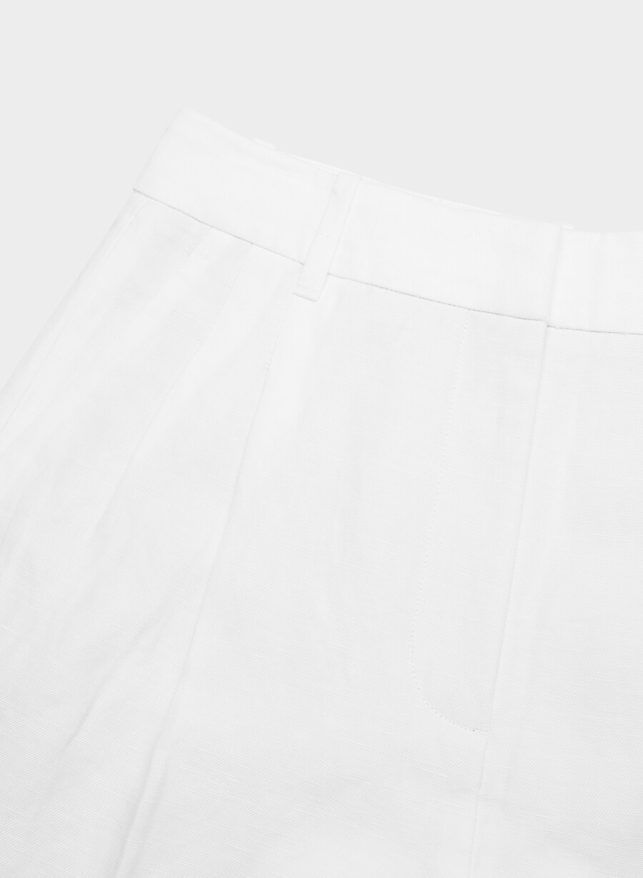 the effortless short mid-thigh – cruiselinen hvit