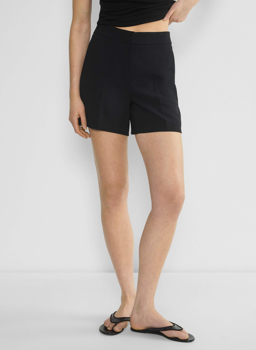 limitless short mid-thigh – crepette svart