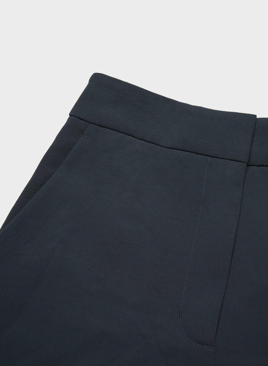 limitless short mid-thigh – crepette dark nat navy