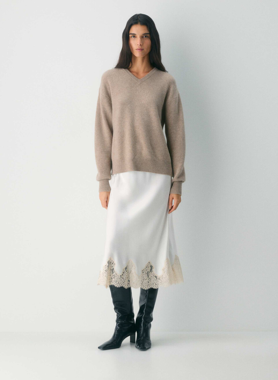 essential cashmere avslappet v-hals genser undyed hthr nmd taupe