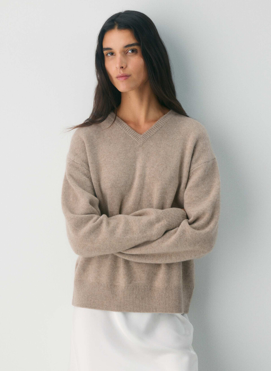 essential cashmere avslappet v-hals genser undyed hthr nmd taupe