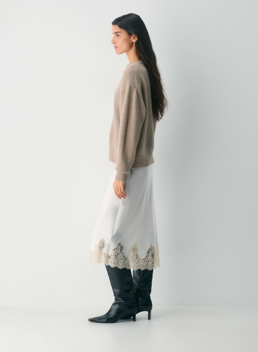 essential cashmere avslappet v-hals genser undyed hthr nmd taupe