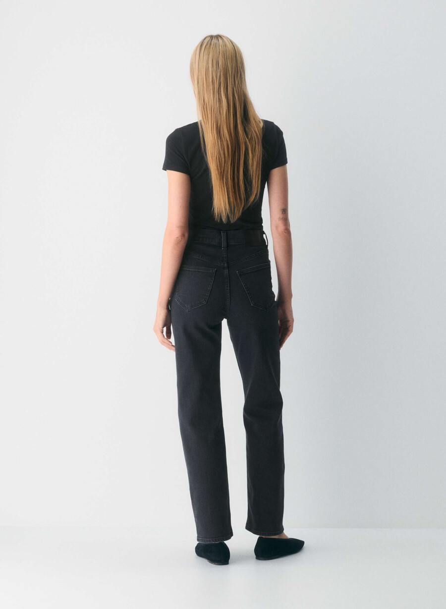 denim forum arlo high-rise straight jean svart eyeliner