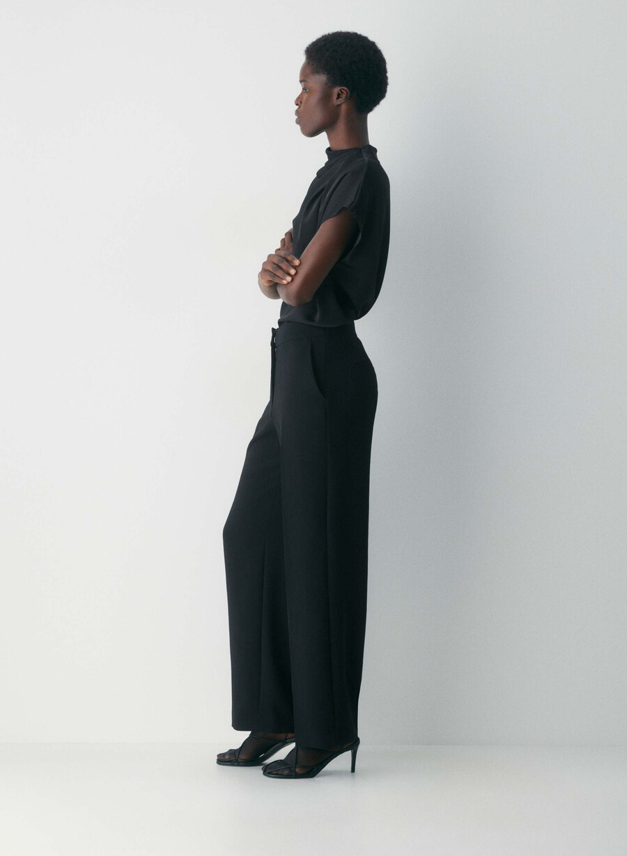 the limitless pant curve-fit – kreppt svart