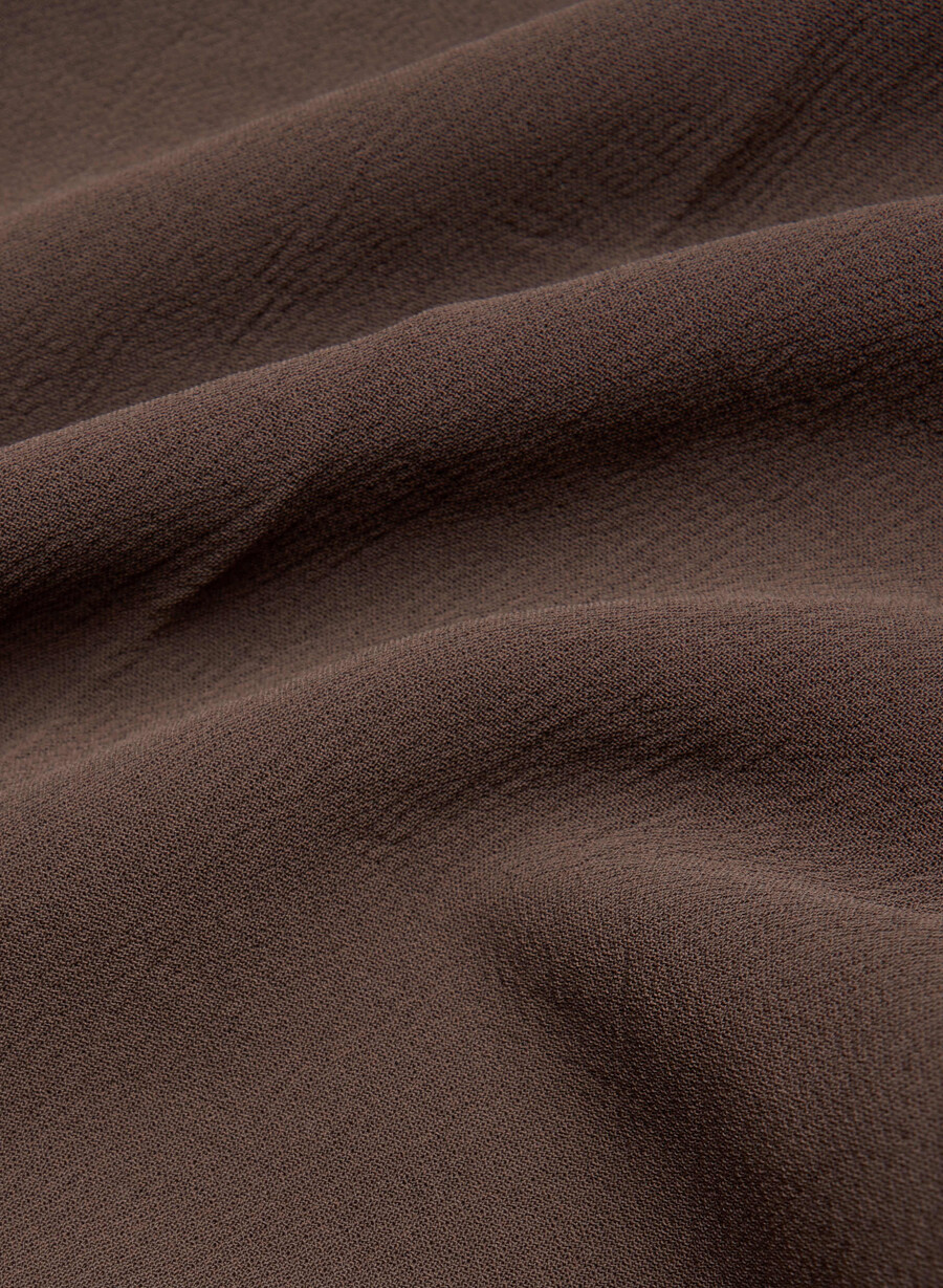 the limitless pant curve-fit - kreppette mokkabrun