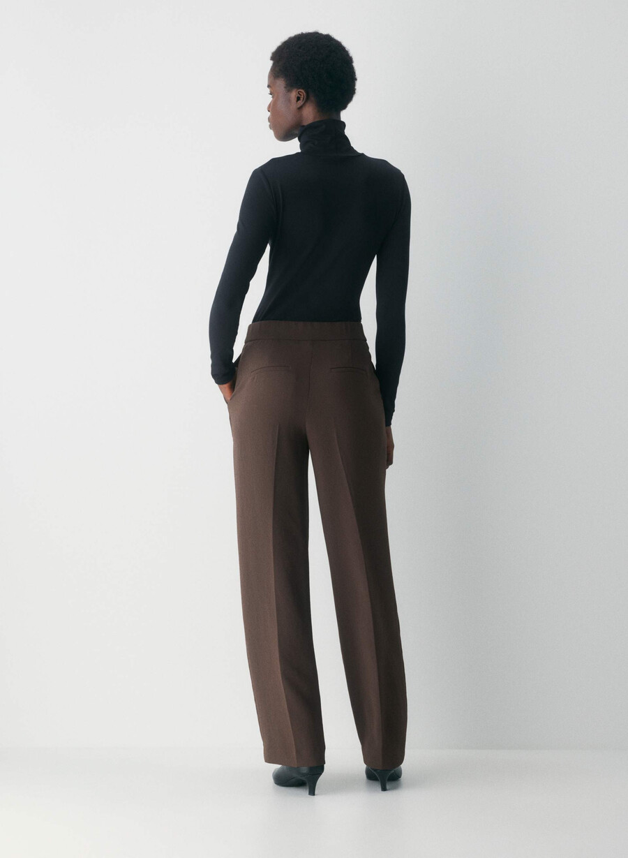 the limitless pant curve-fit - kreppette mokkabrun