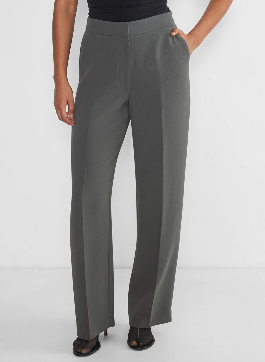 the limitless pant curve-fit – krepp kullgrÅ