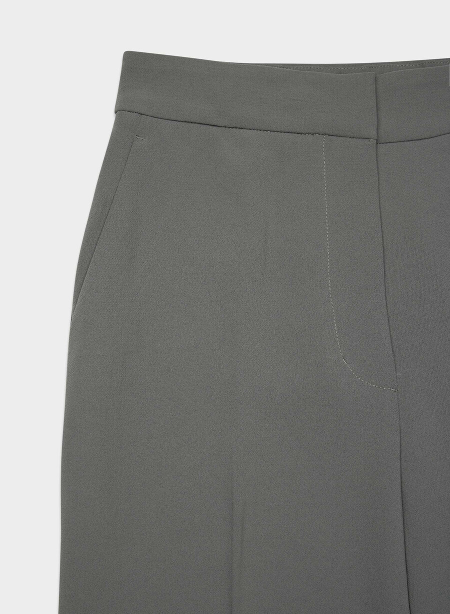 the limitless pant curve-fit – krepp kullgrÅ