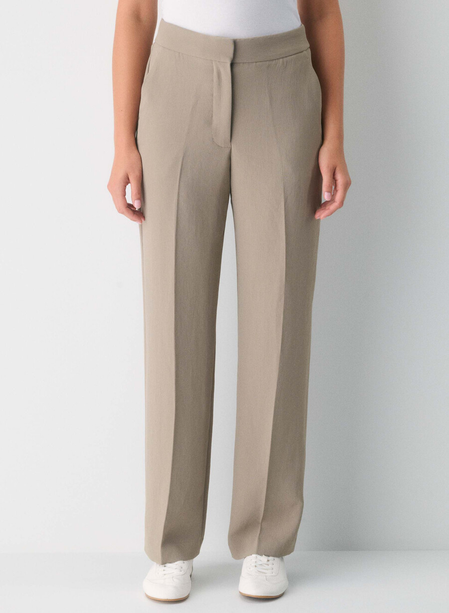 the limitless pant curve-fit – kreppette nomad taupe