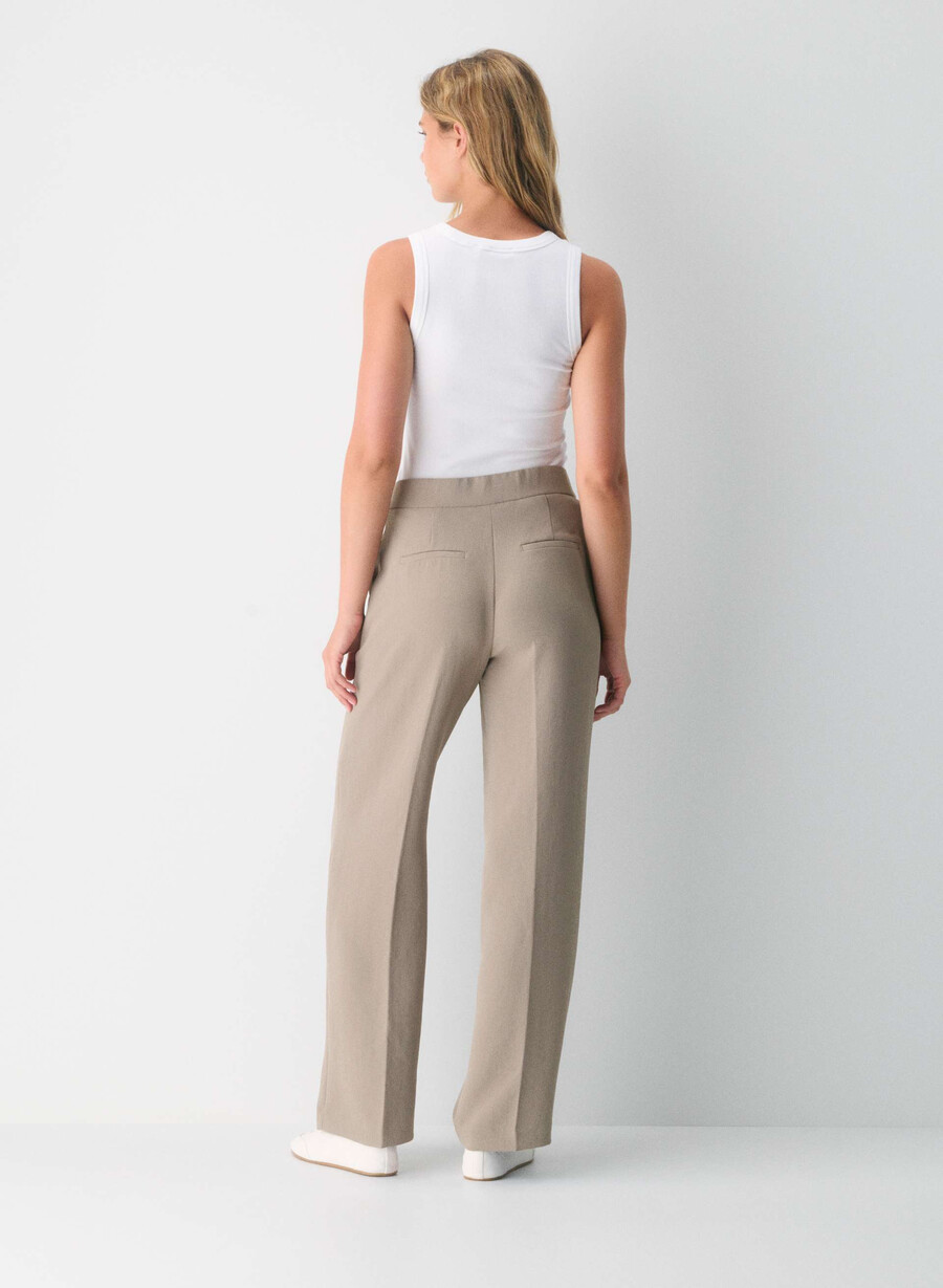 the limitless pant curve-fit – kreppette nomad taupe