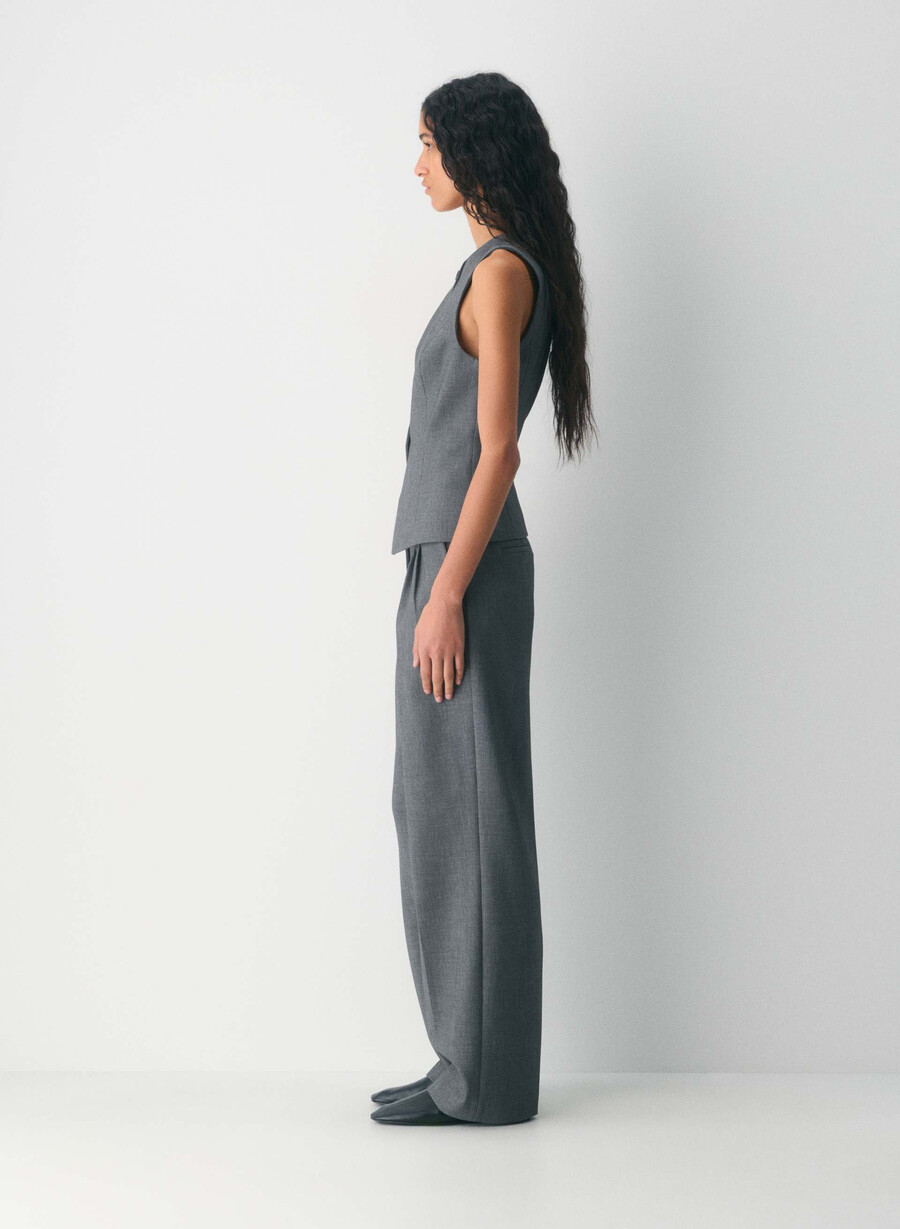 regal vest - reessential heather charcoal
