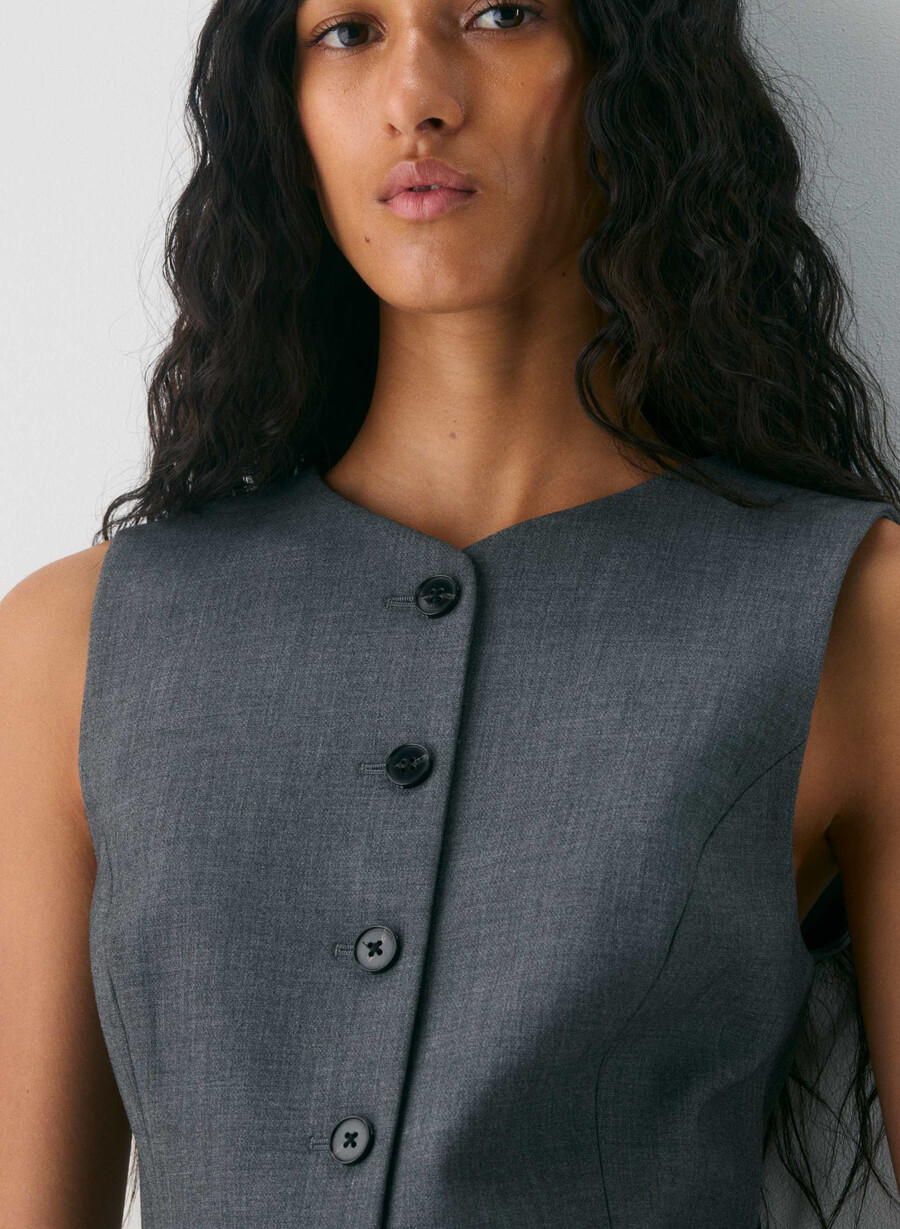 regal vest - reessential heather charcoal