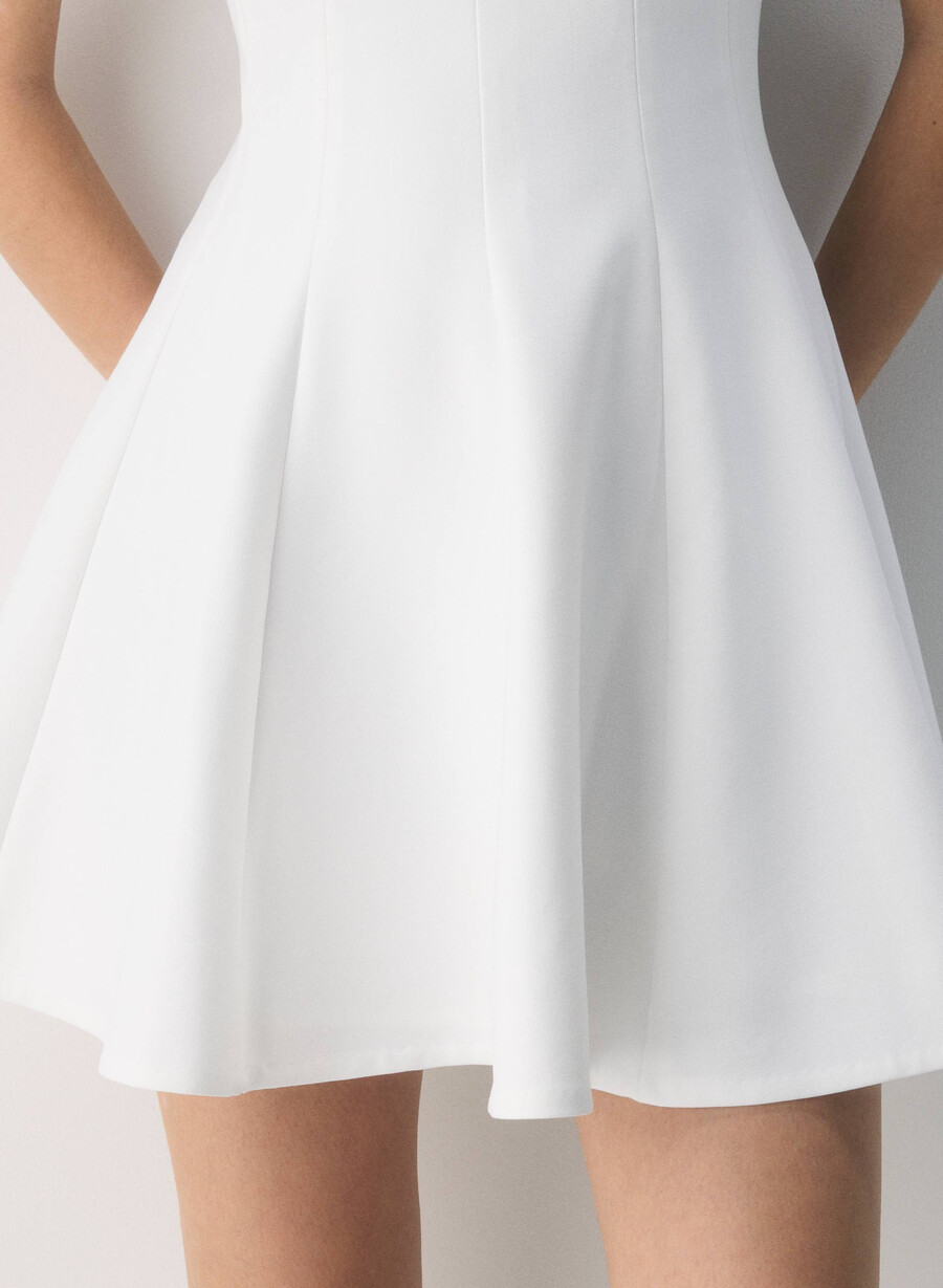 proxy-kjole - reessential white
