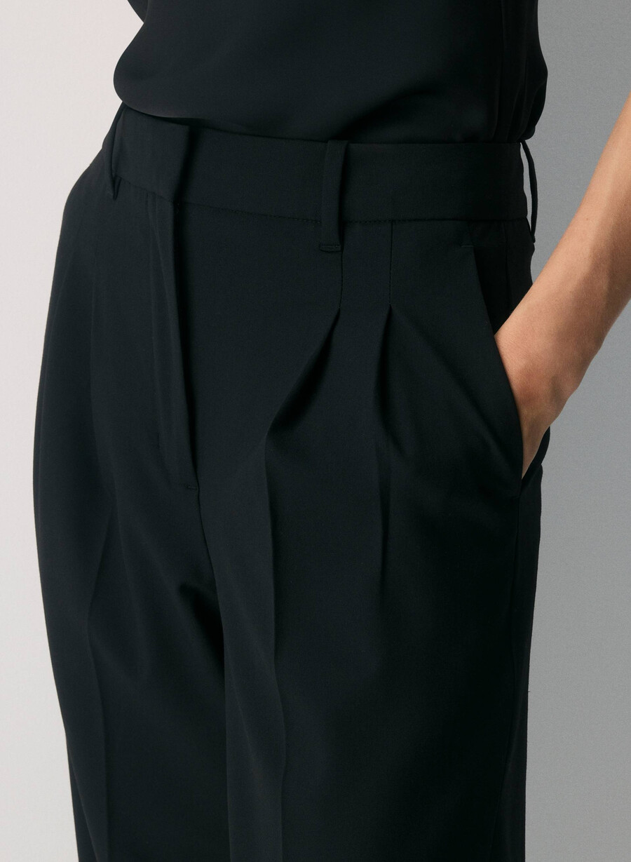 the effortless pant - reessential light svart