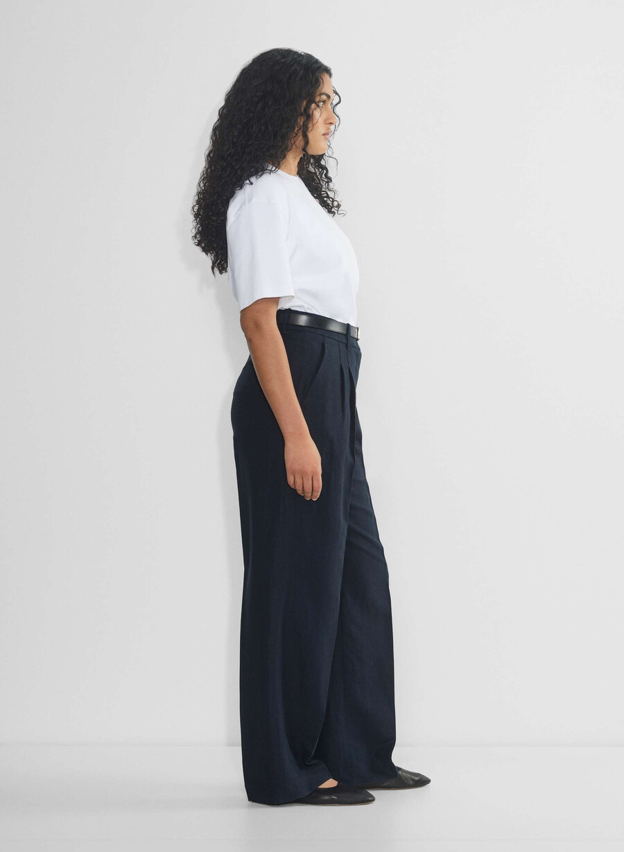 the effortless pant curve-fit – cruiselinen dark nat navy