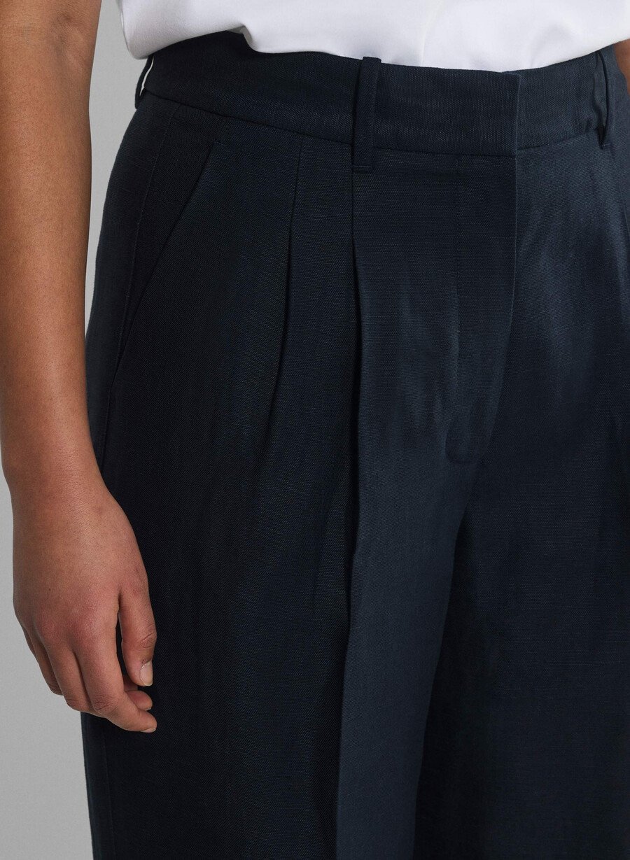 the effortless pant curve-fit – cruiselinen dark nat navy