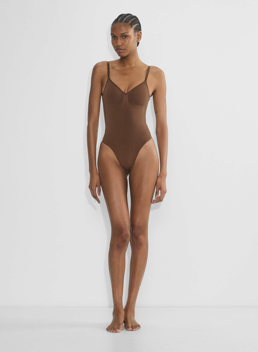 shapeenhance thong-body med lav rygg cocoa bean